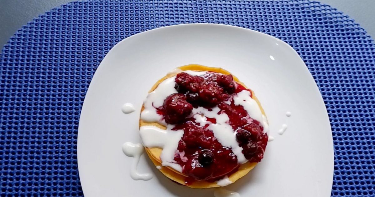 10 Cream Cheese Pancake With Berries Compote