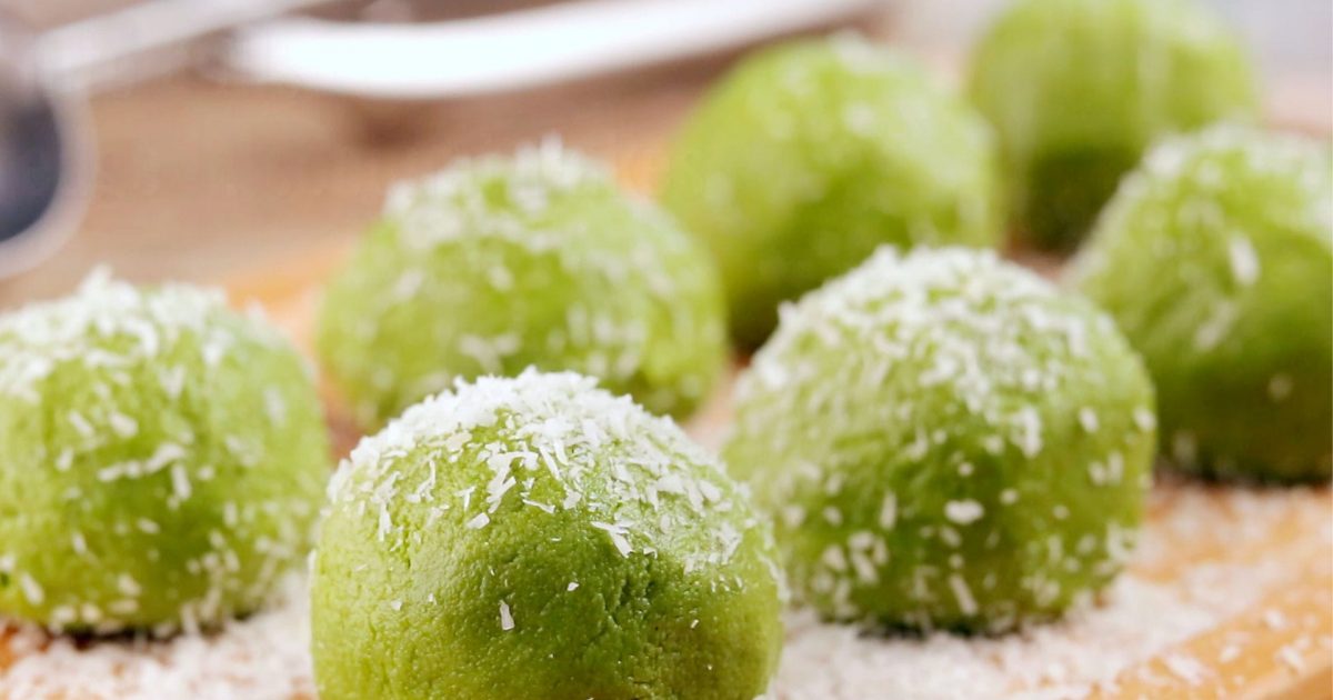 2 Coconut Matcha Fat Bombs