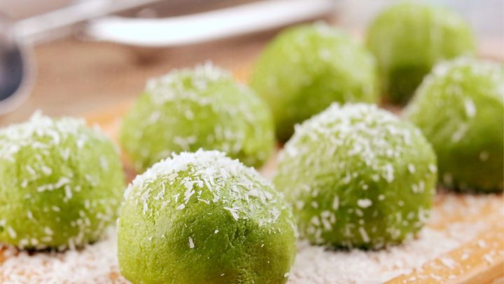 2 Coconut Matcha Fat Bombs