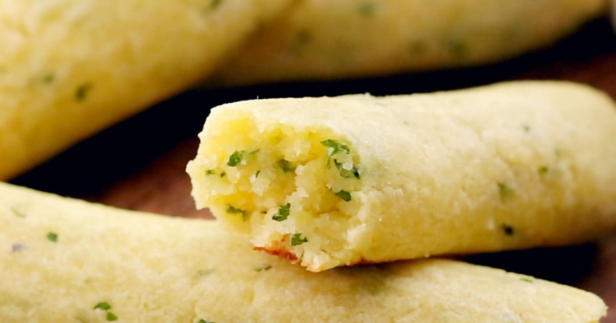 5 Keto Garlic & Herb Bread Sticks