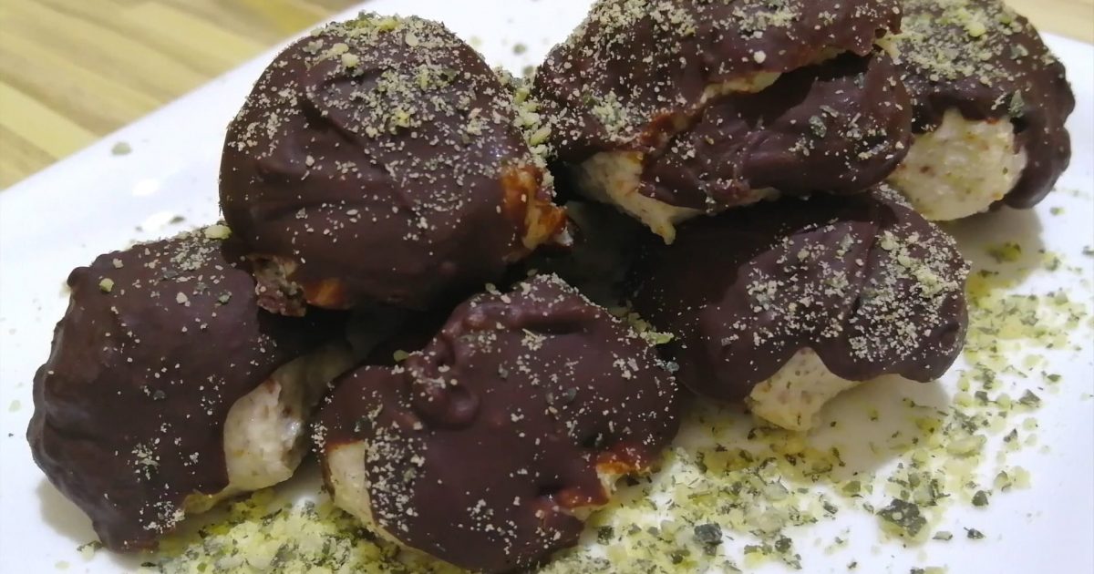 7 Choco Almond Fat Bombs