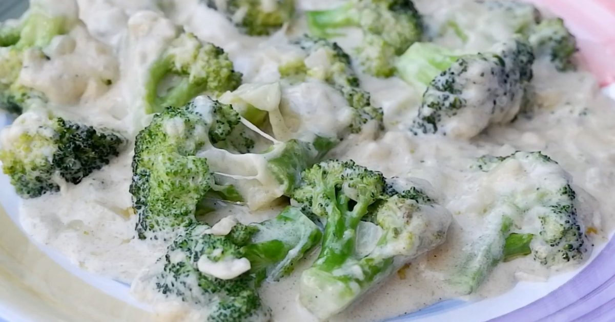 9 Broccoli in Mozzarella and Parmesan Sauce